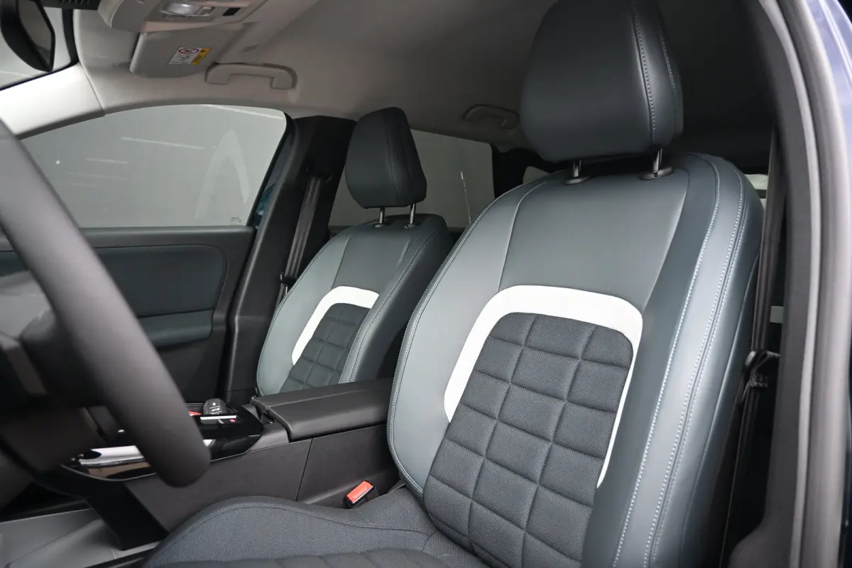 1.6 Plug-In Hybrid 195 Business Tot 8 Jaar Garantie! | 7,4kW Lader | Adaptive Cruise | Comfortstoelen | Keyless-Entry | Navigatie | 360 Camera | !!