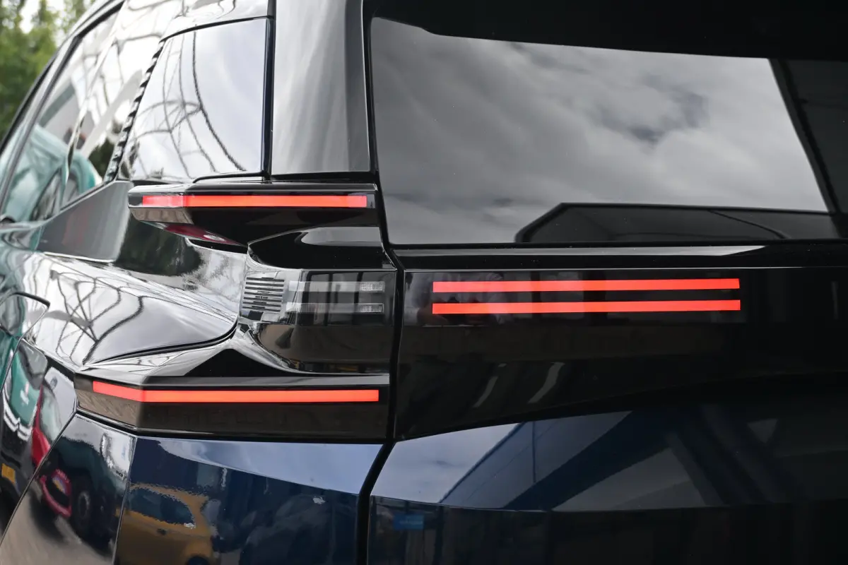 1.6 Plug-In Hybrid 195 Business Tot 8 Jaar Garantie! | 7,4kW Lader | Adaptive Cruise | Comfortstoelen | Keyless-Entry | Navigatie | 360 Camera | !!