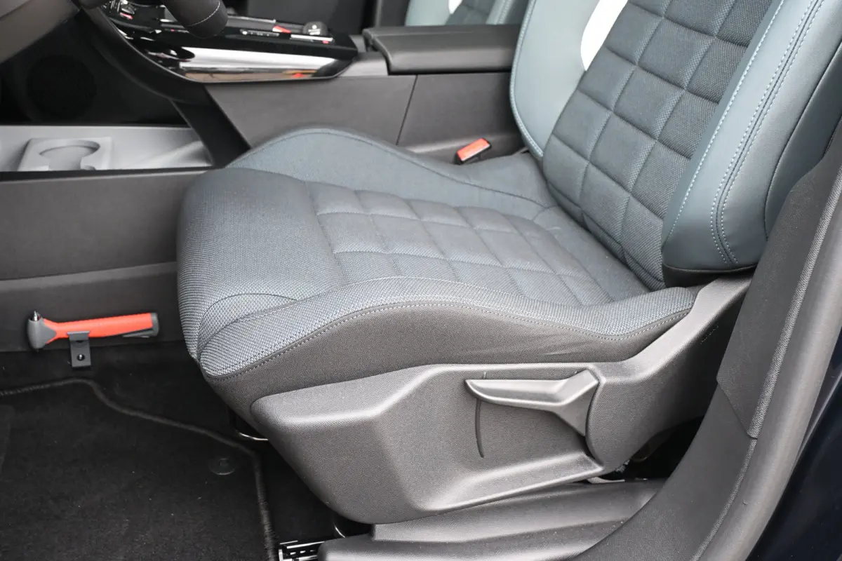 1.6 Plug-In Hybrid 195 Business Tot 8 Jaar Garantie! | 7,4kW Lader | Adaptive Cruise | Comfortstoelen | Keyless-Entry | Navigatie | 360 Camera | !!