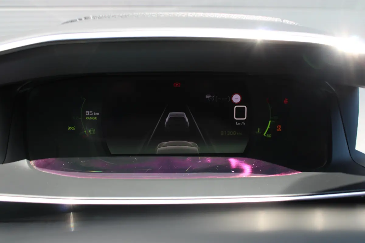 1.2 PureTech GT Pack | Navigatie | Camera | Stoelverwarming | Trekhaak | Alcantara | NL auto | Apple Carplay |
