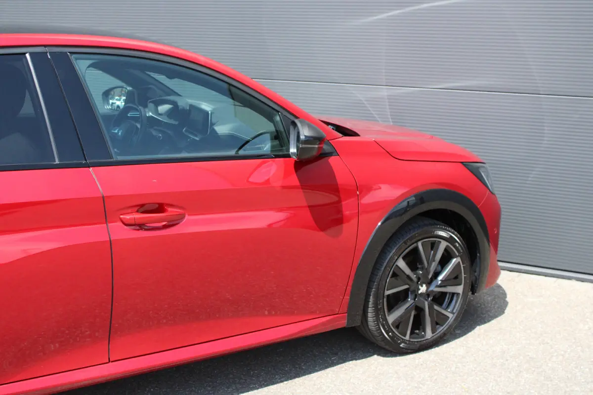 1.2 PureTech GT Pack | Navigatie | Camera | Stoelverwarming | Trekhaak | Alcantara | NL auto | Apple Carplay |
