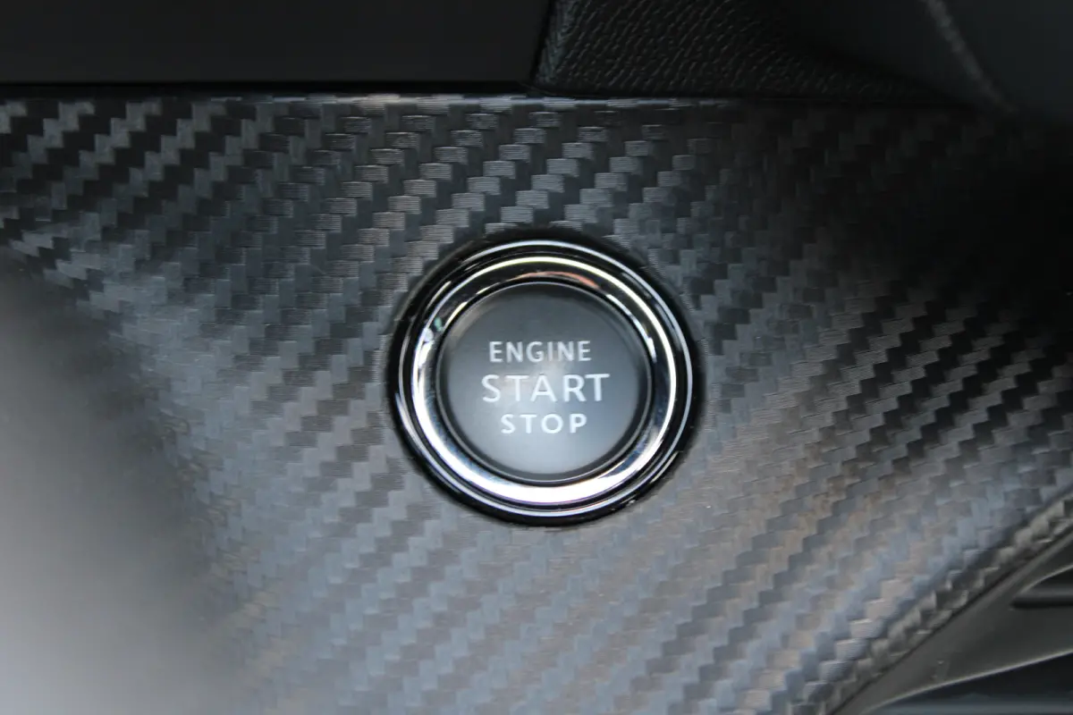 1.2 PureTech GT Pack | Navigatie | Camera | Stoelverwarming | Trekhaak | Alcantara | NL auto | Apple Carplay |