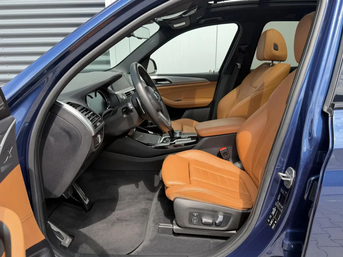 M40i xDrive High Executive - Phytonic Blue Pearl Metallic