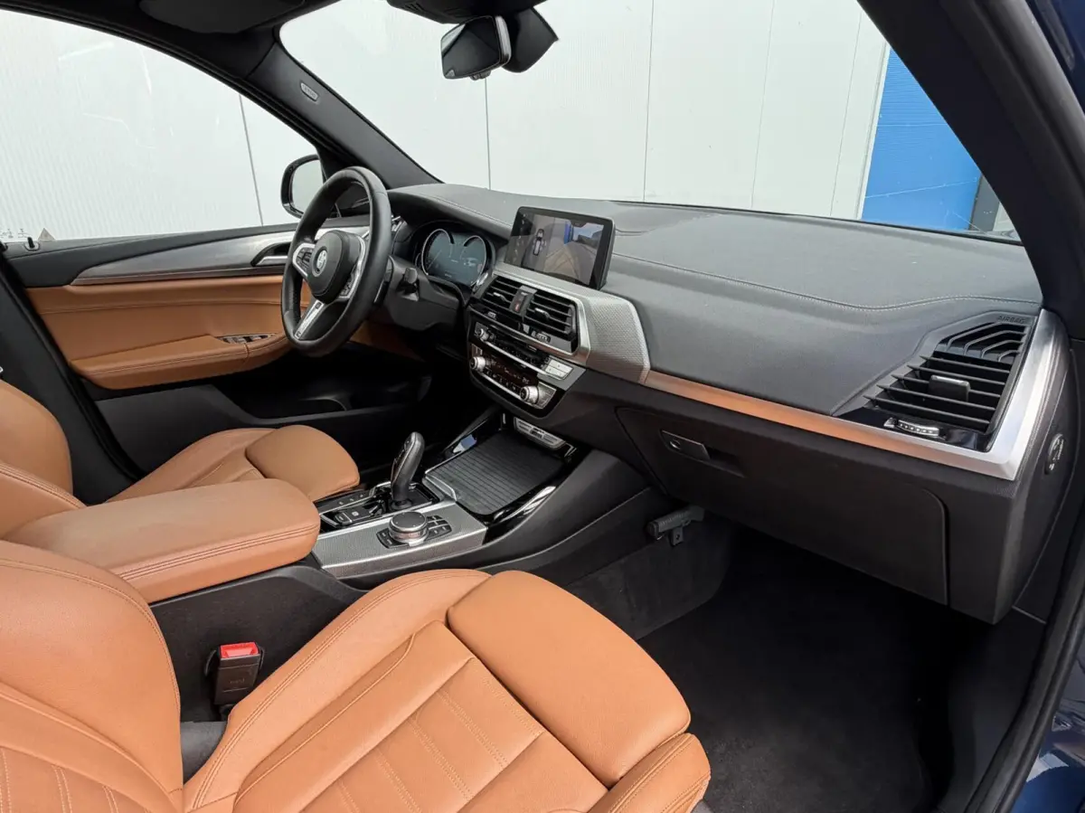 M40i xDrive High Executive - Phytonic Blue Pearl Metallic