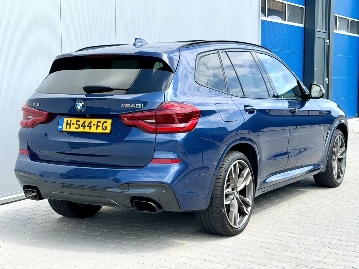 M40i xDrive High Executive - Phytonic Blue Pearl Metallic