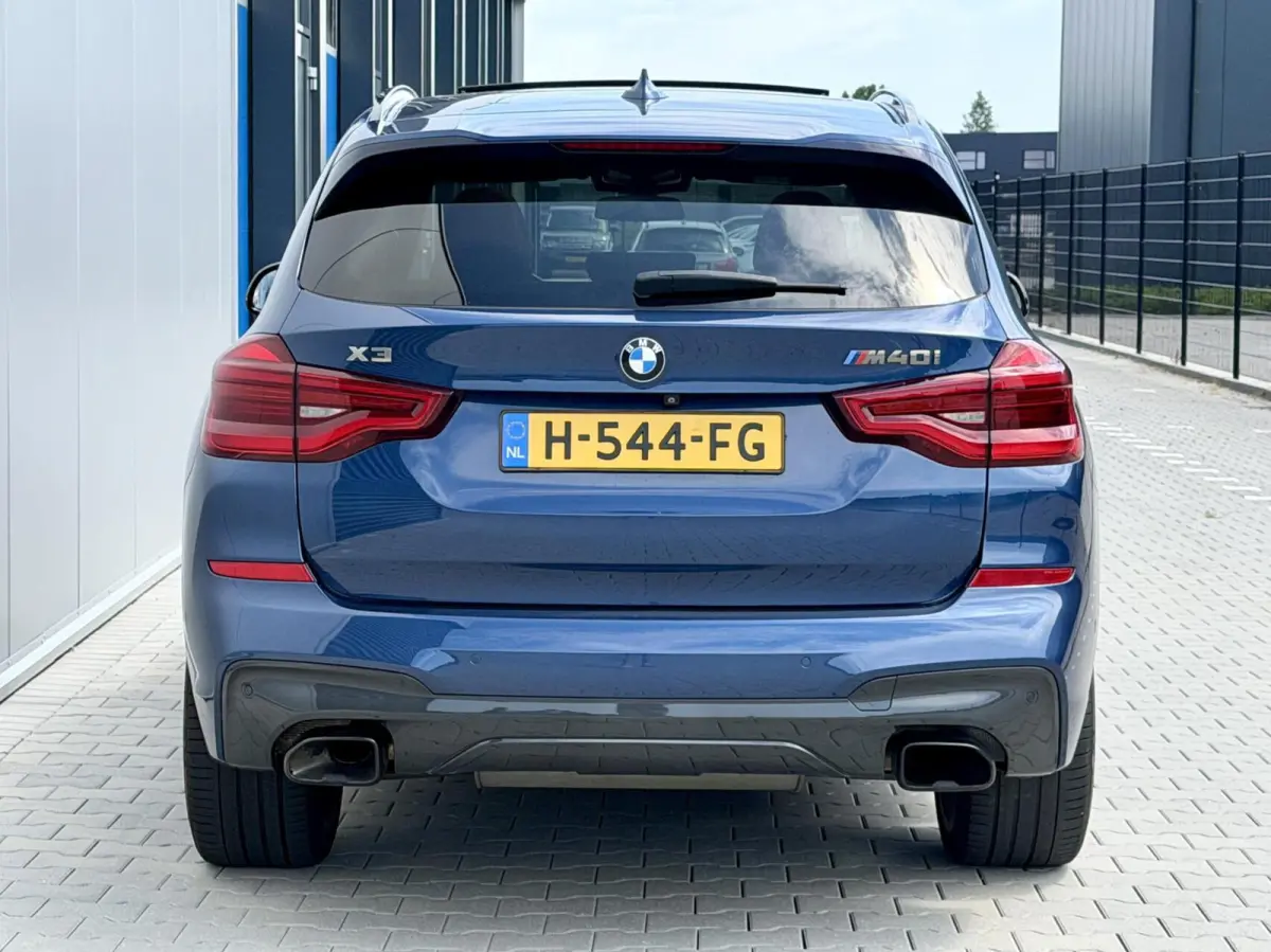 M40i xDrive High Executive - Phytonic Blue Pearl Metallic