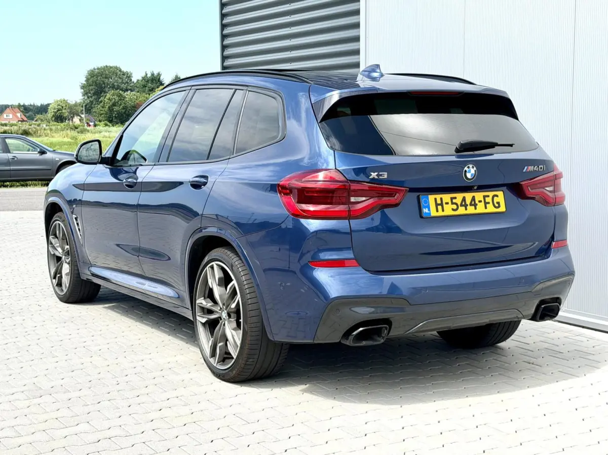 M40i xDrive High Executive - Phytonic Blue Pearl Metallic