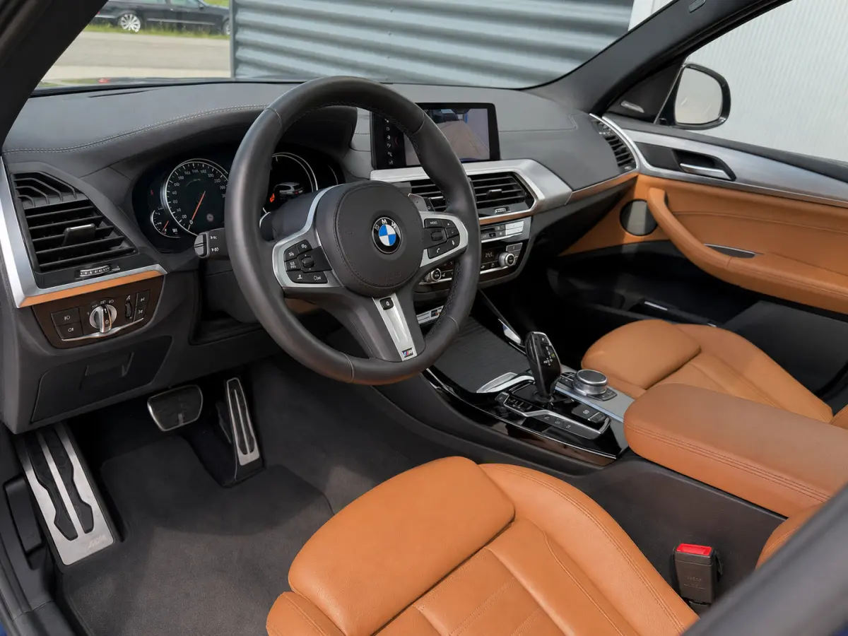 M40i xDrive High Executive - Phytonic Blue Pearl Metallic