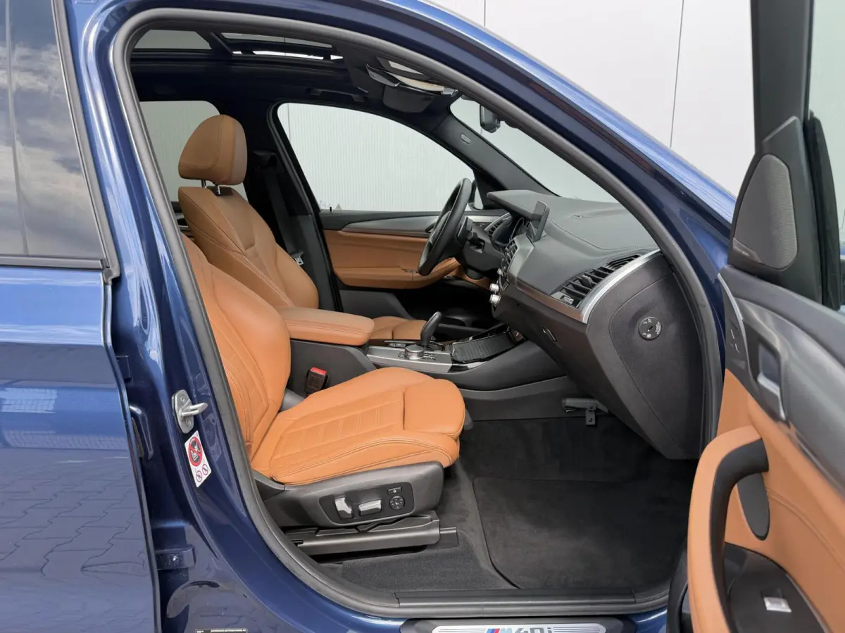 M40i xDrive High Executive - Phytonic Blue Pearl Metallic