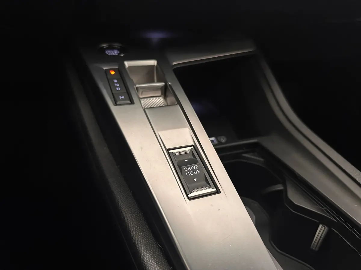 1.2 PureTech Active Pack Business Afneembare Trekhaak | 16" Lichtmetaal | Cruise | Parkeersensoren achter | Airco | Apple Carplay/Android Auto | Cruise control