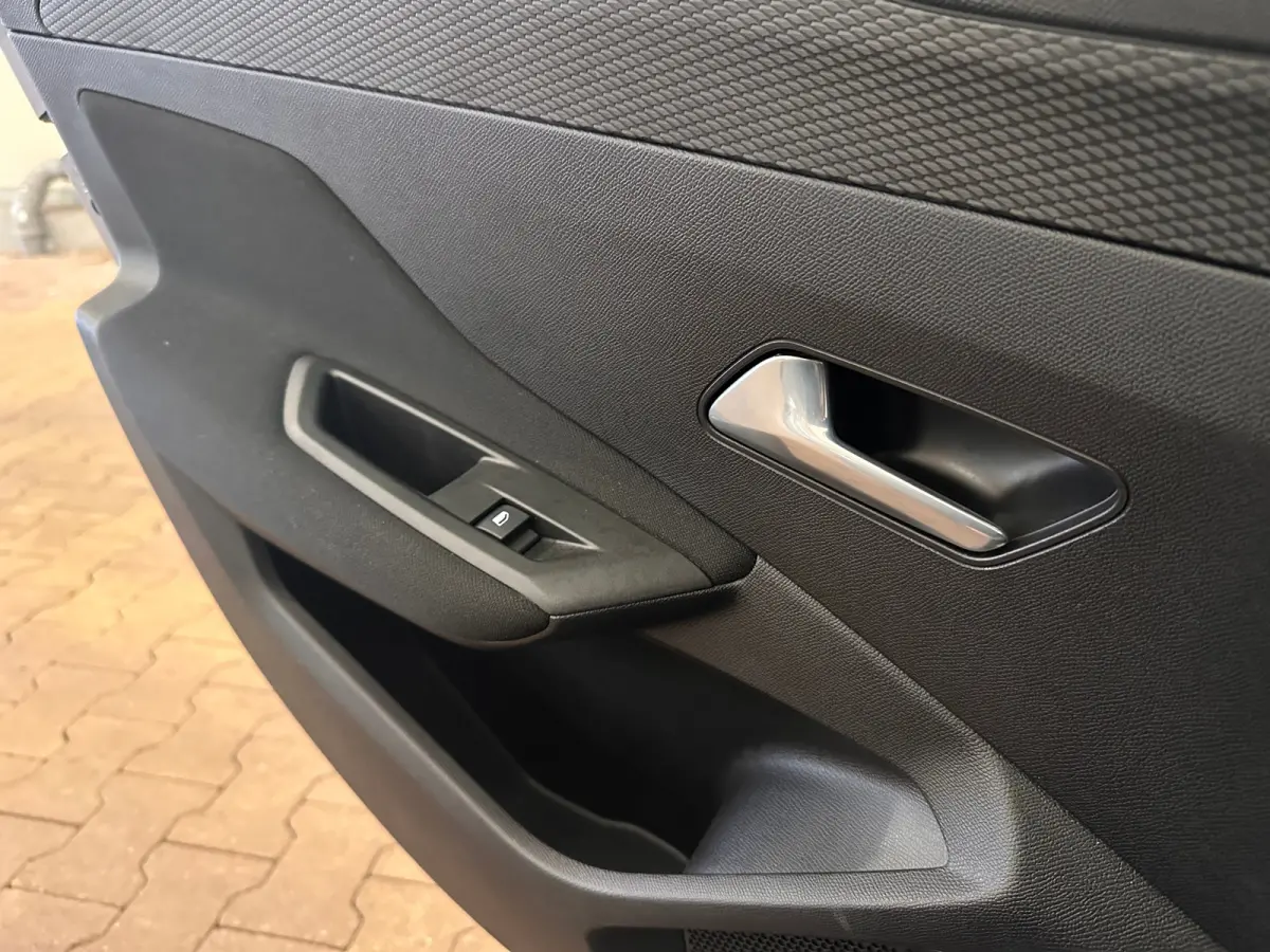 1.2 PureTech Active Pack Business Afneembare Trekhaak | 16" Lichtmetaal | Cruise | Parkeersensoren achter | Airco | Apple Carplay/Android Auto | Cruise control