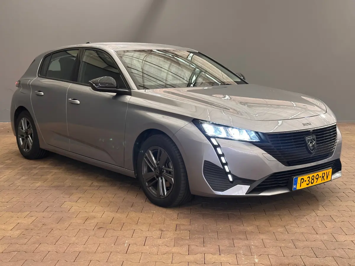 1.2 PureTech Active Pack Business Afneembare Trekhaak | 16" Lichtmetaal | Cruise | Parkeersensoren achter | Airco | Apple Carplay/Android Auto | Cruise control