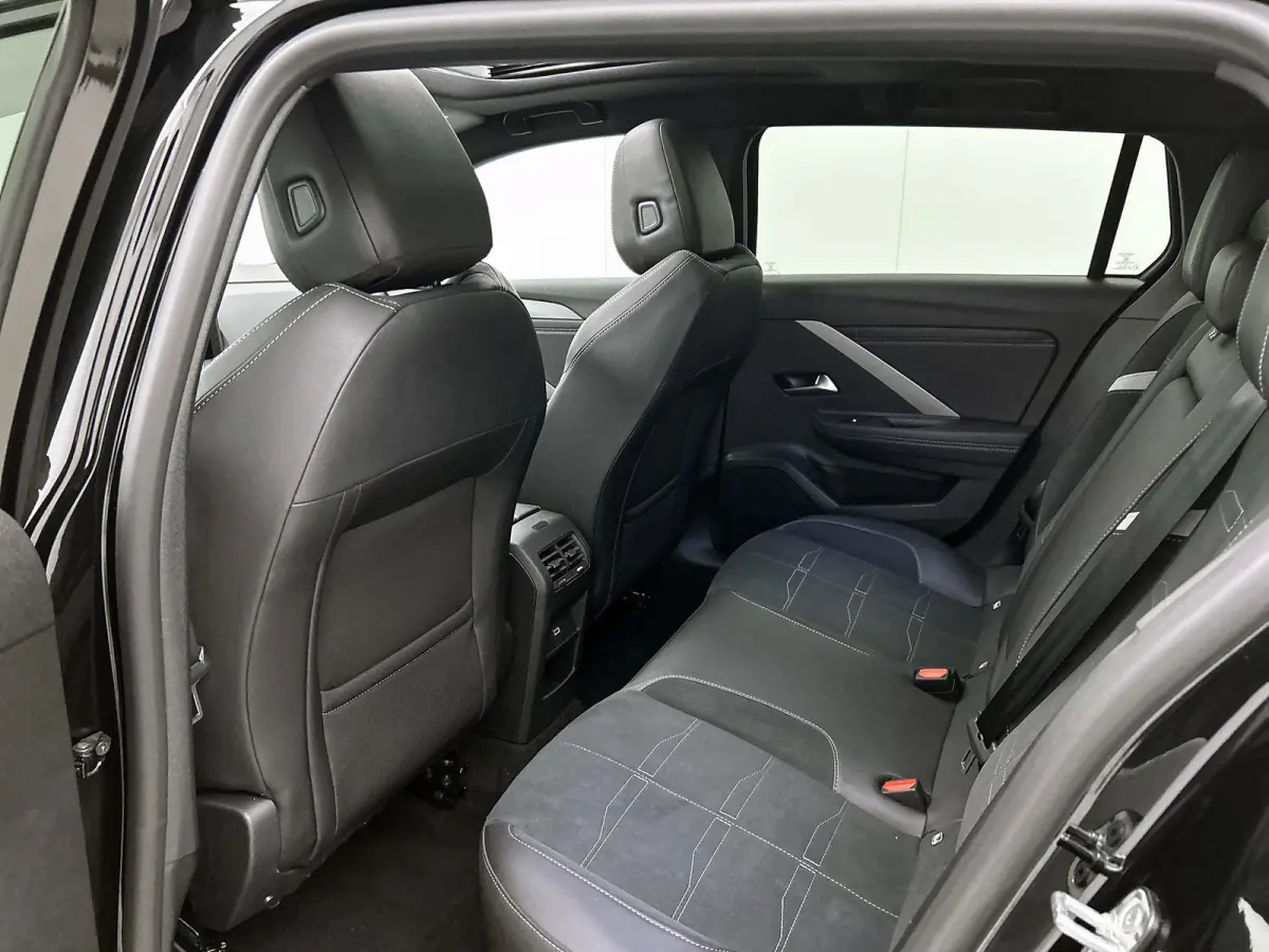 1.2 Turbo GS VOL!!! (Dealer OndH, Fabrieksgarantie, Pano, Carplay, Camera, Head-up, Stuur+Stoel Ver, Etc)