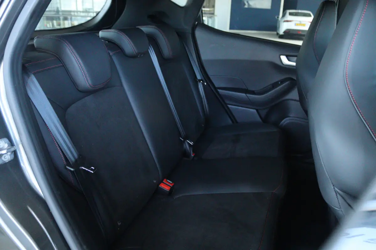 1.5 Ecoboost ST-X M260 | Mountune Stage 2 | Perf. Pack | B&O | Camera | Cruise Control | AGR | Stoel+Stuurverwarming | Carplay | Keyless | Kuipstoel