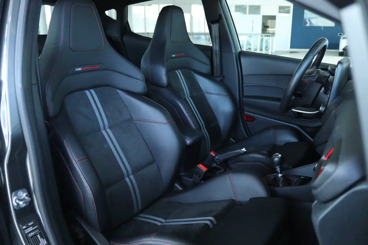 1.5 Ecoboost ST-X M260 | Mountune Stage 2 | Perf. Pack | B&O | Camera | Cruise Control | AGR | Stoel+Stuurverwarming | Carplay | Keyless | Kuipstoel