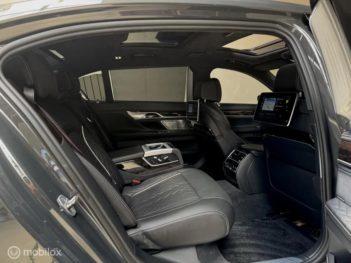 745Le LWB M-Sport / Bowers&Wilkins / Skylounge