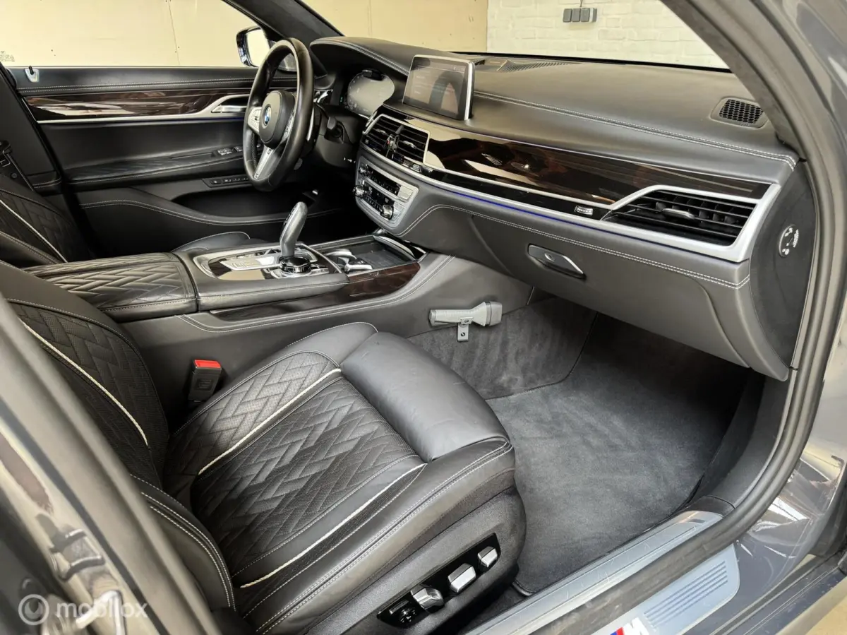 745Le LWB M-Sport / Bowers&Wilkins / Skylounge