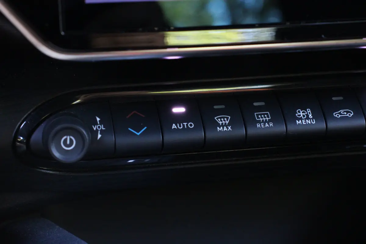 Elettrica Speciale 54 kWh | ADAPTIVE CRUISE | LED | PARK SENS | CLIMA | APPLE CARPLAY/ANDROID AUTO | LANE ASSIST | 18" LMV
