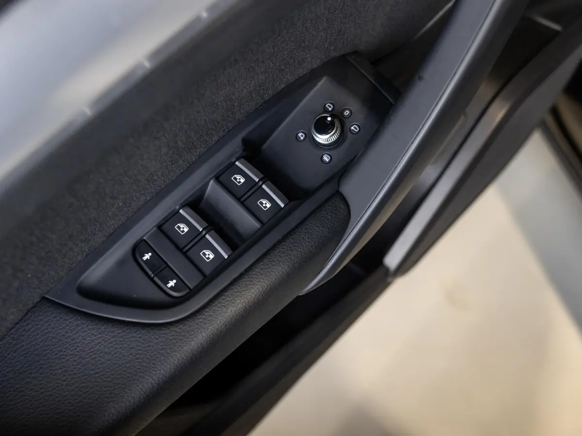 2.0 TFSI quattro Sport S-Line / 252pk / Apple carplay / Stoelverwarming / Adaptieve cruise control /