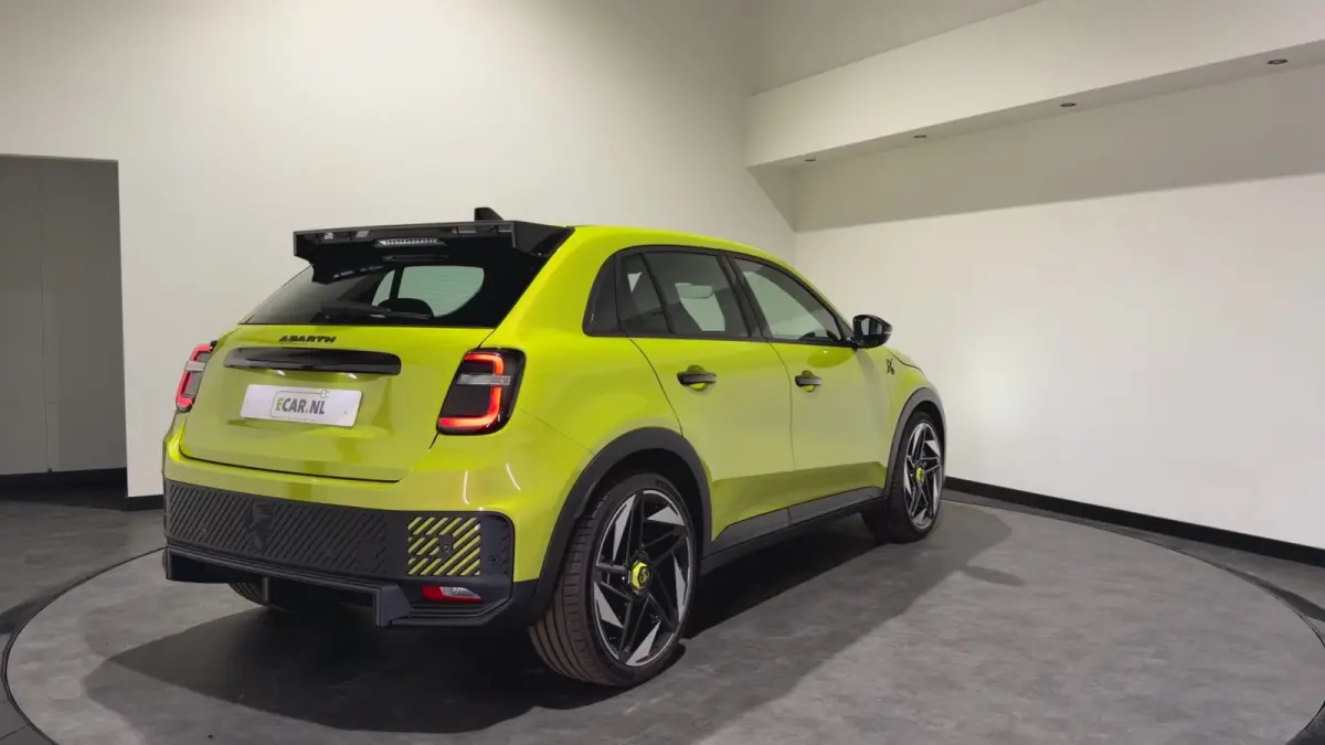 Abarth Turismo 54 kWh | Acid Green