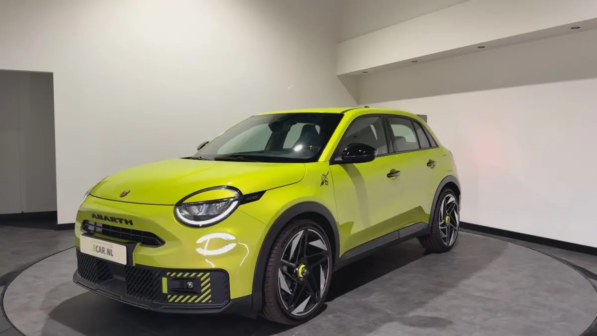 Abarth Turismo 54 kWh | Acid Green