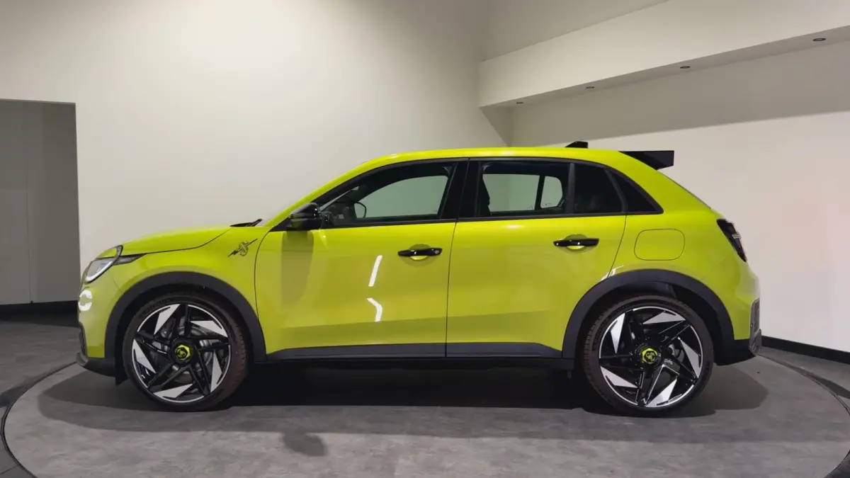 Abarth Turismo 54 kWh | Acid Green
