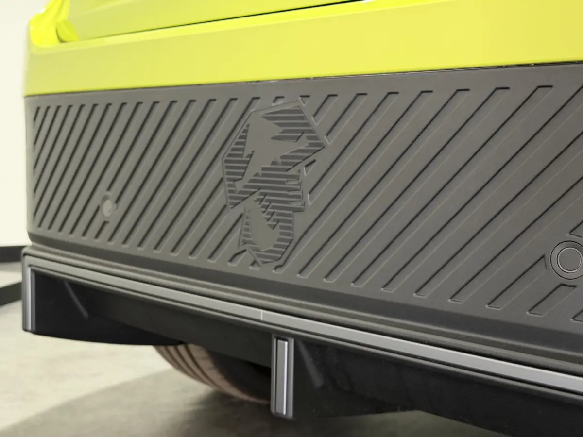 Abarth Turismo 54 kWh | Acid Green