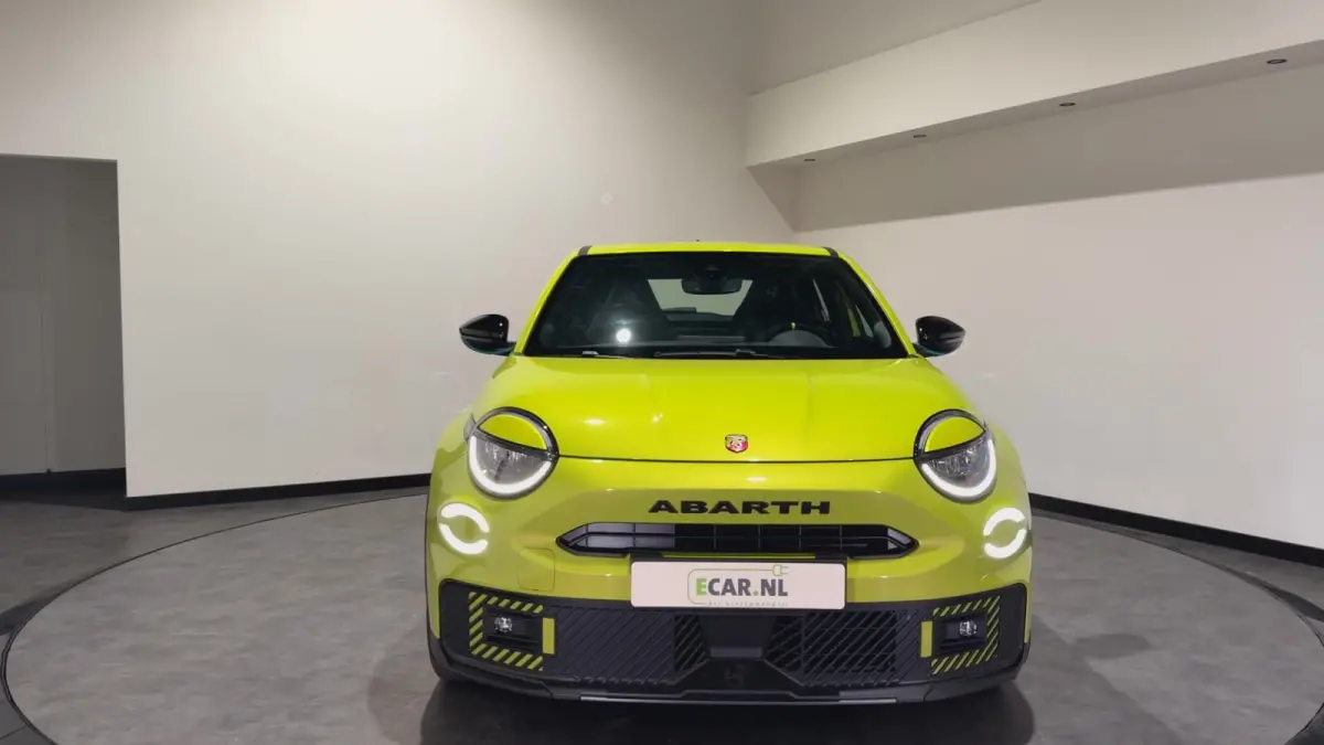 Abarth Turismo 54 kWh | Acid Green