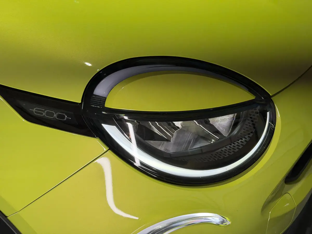 Abarth Turismo 54 kWh | Acid Green