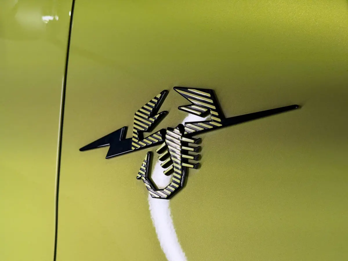 Abarth Turismo 54 kWh | Acid Green