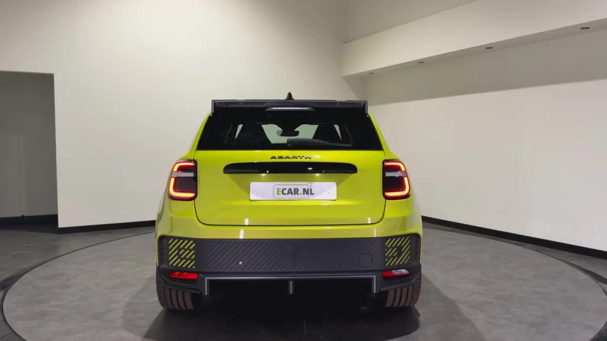 Abarth Turismo 54 kWh | Acid Green