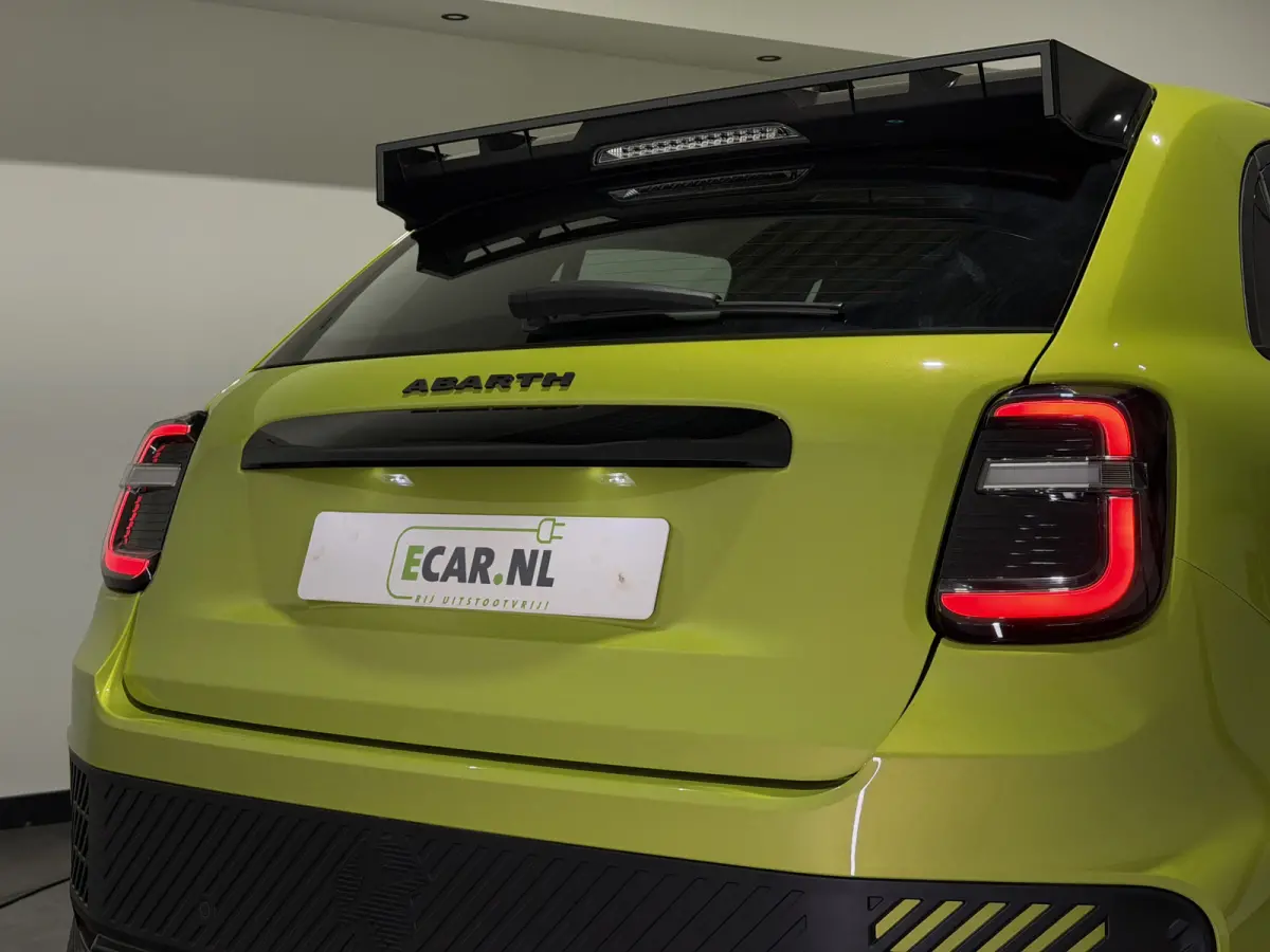 Abarth Turismo 54 kWh | Acid Green