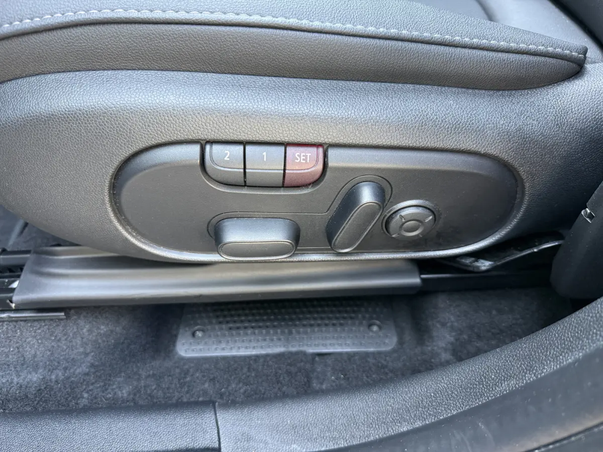 1.5 Cooper SE ALL Pano/H&K/Leder/Camera