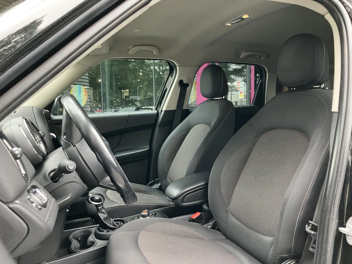 1.5 Cooper Pepper | WORDT VERWACHT | PARKEERSENSOREN | NAVIGATIE | BLUETOOTH | CRUISE CONTROL | RADIO | AUX | LICHTMETALEN VELGEN | GETINTE RUITEN |