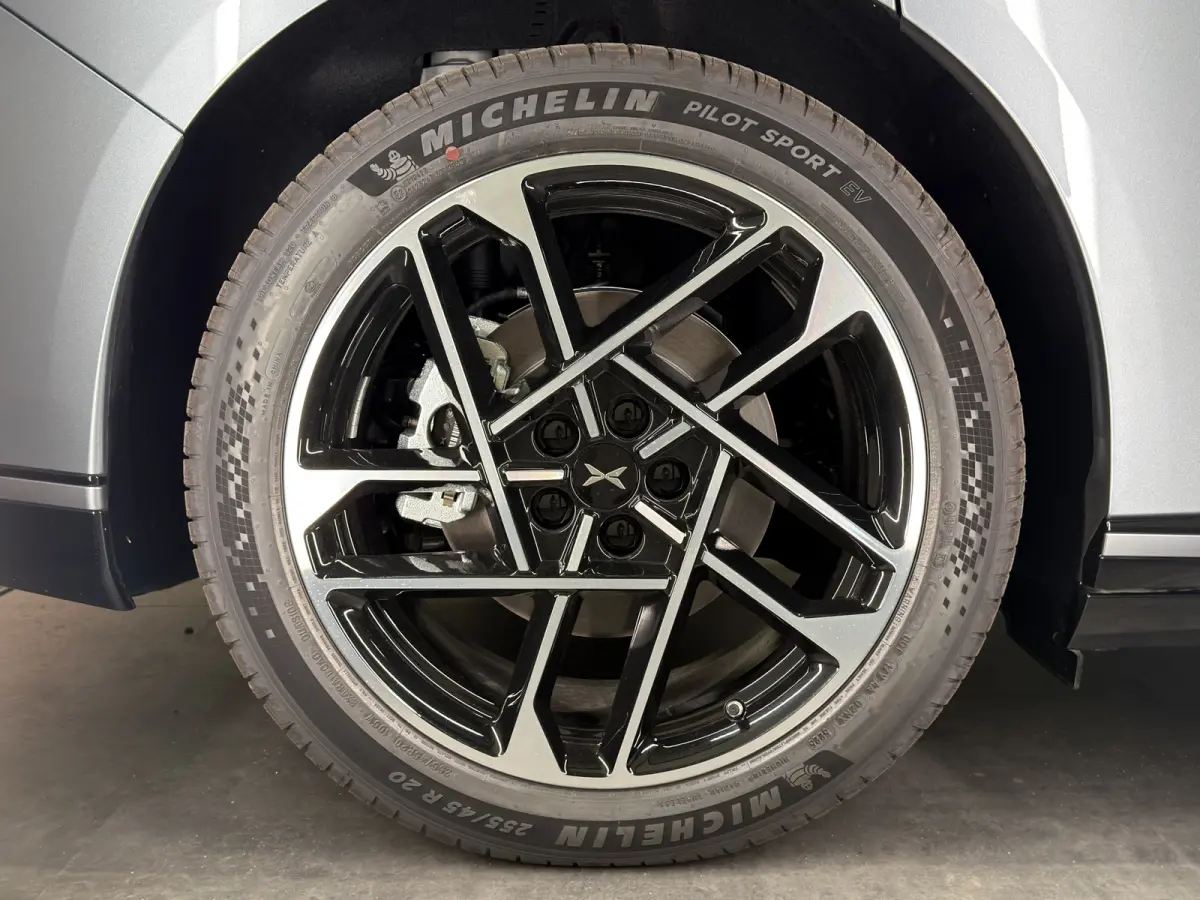RWD Long Range 74.9 kWh | Wordt verwacht! | Donker Interieur