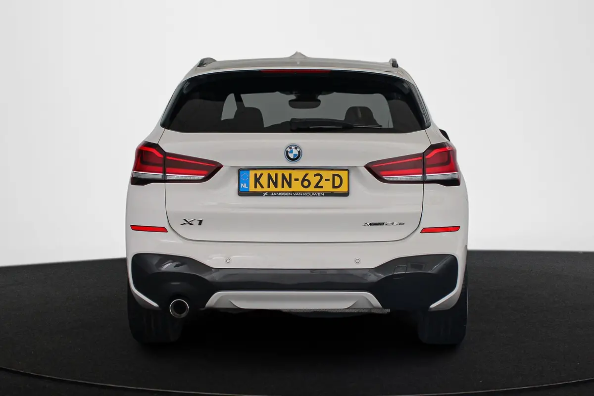 xDrive25e M Sport Sportstoelen Stoelverwarming Apple CarPlay LED