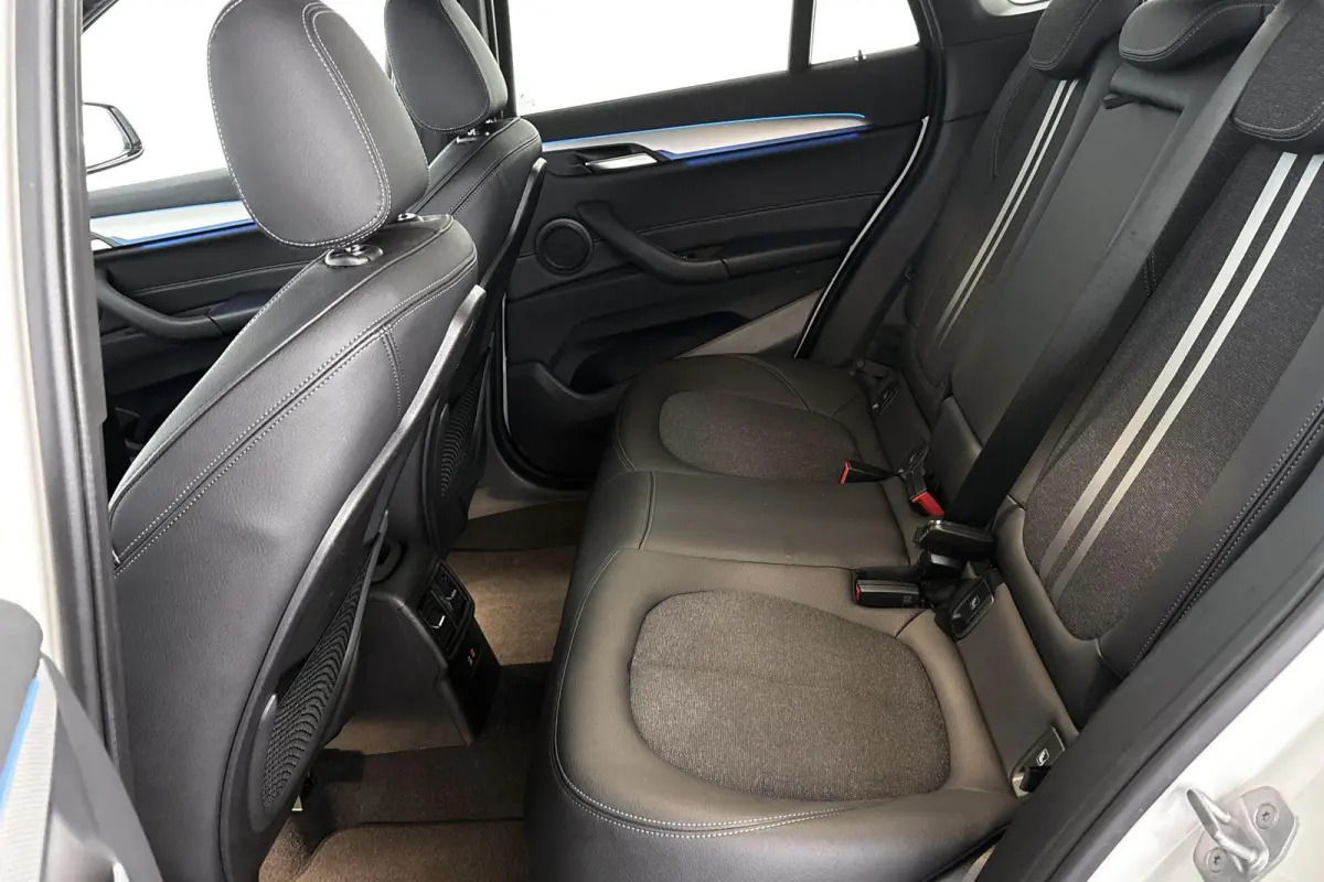 xDrive25e M Sport Sportstoelen Stoelverwarming Apple CarPlay LED