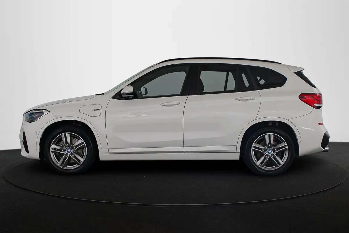 xDrive25e M Sport Sportstoelen Stoelverwarming Apple CarPlay LED