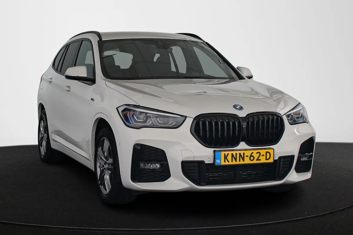 xDrive25e M Sport Sportstoelen Stoelverwarming Apple CarPlay LED