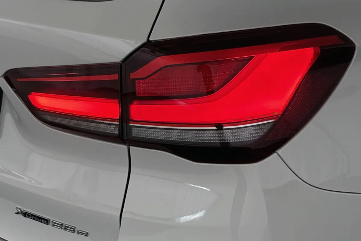 xDrive25e M Sport Sportstoelen Stoelverwarming Apple CarPlay LED