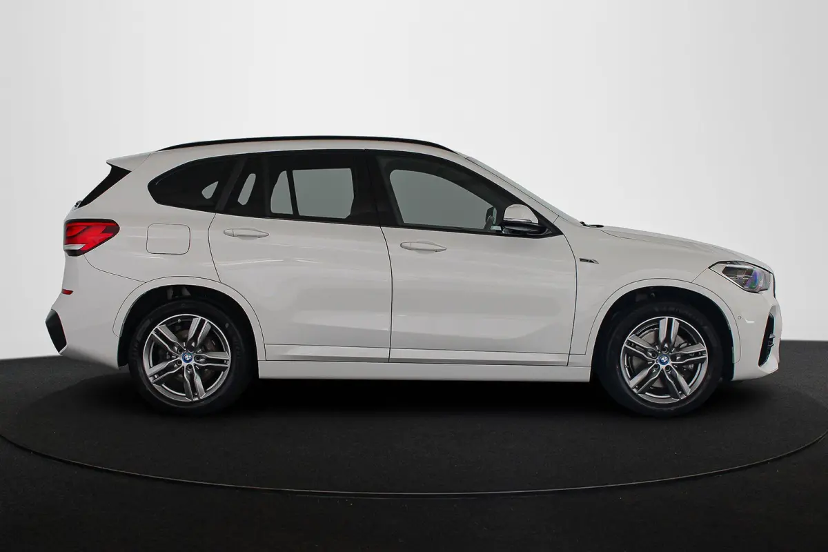 xDrive25e M Sport Sportstoelen Stoelverwarming Apple CarPlay LED