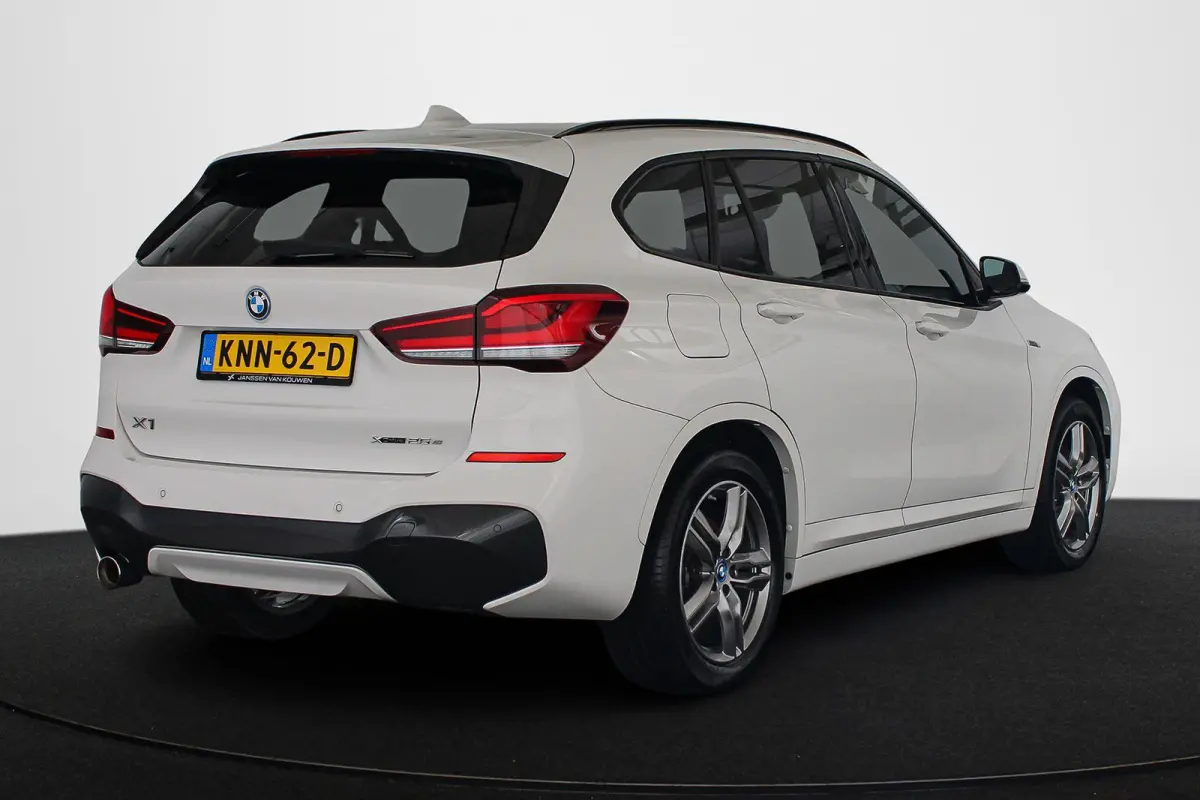 xDrive25e M Sport Sportstoelen Stoelverwarming Apple CarPlay LED