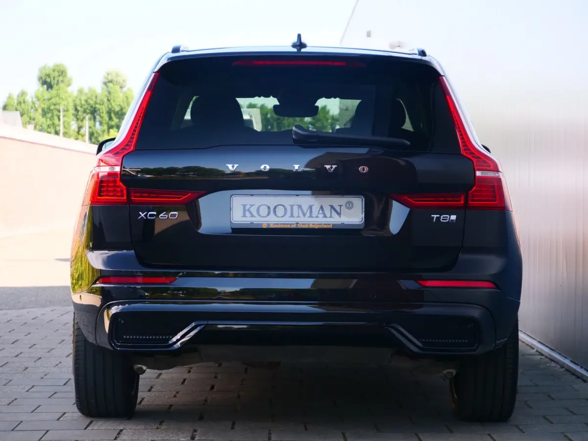 2.0 T8 Plug-in hybrid AWD Plus Dark 455 Pk Automaat Navi / DAB / Leer / Camera / 20 inch / Pano-dak