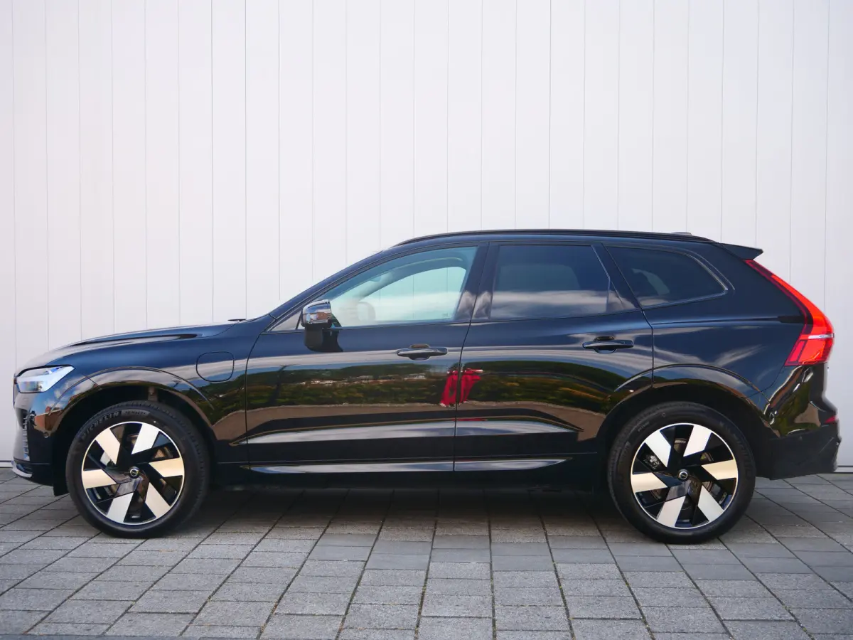 2.0 T8 Plug-in hybrid AWD Plus Dark 455 Pk Automaat Navi / DAB / Leer / Camera / 20 inch / Pano-dak