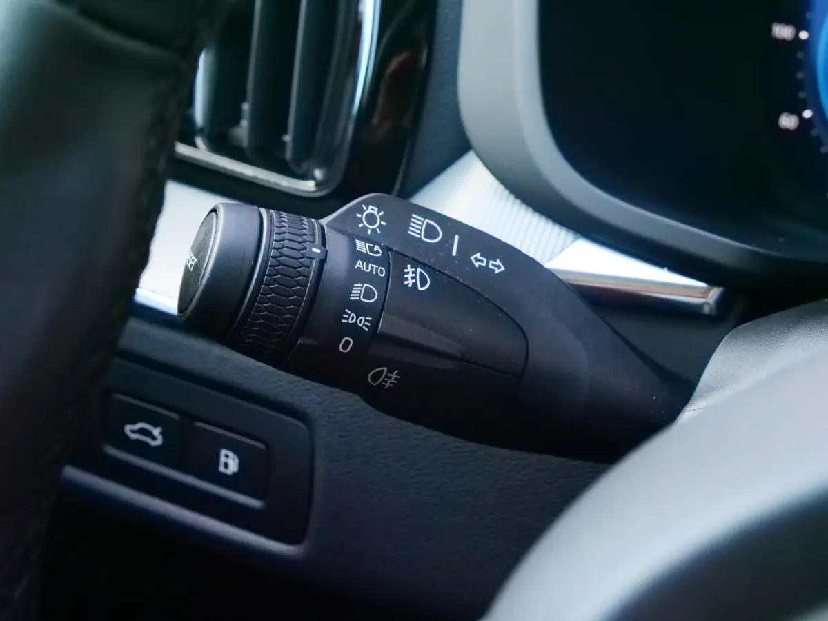 2.0 T8 Plug-in hybrid AWD Plus Dark 455 Pk Automaat Navi / DAB / Leer / Camera / 20 inch / Pano-dak