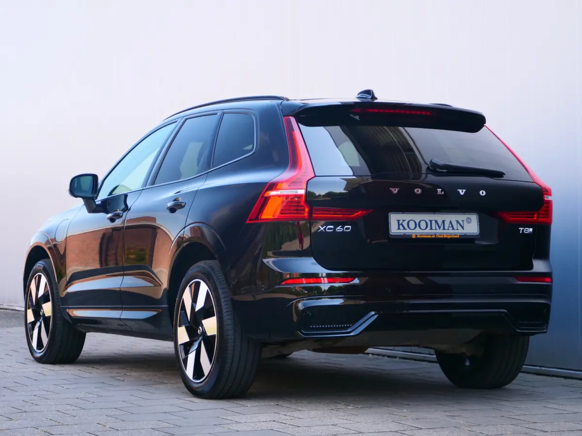 2.0 T8 Plug-in hybrid AWD Plus Dark 455 Pk Automaat Navi / DAB / Leer / Camera / 20 inch / Pano-dak