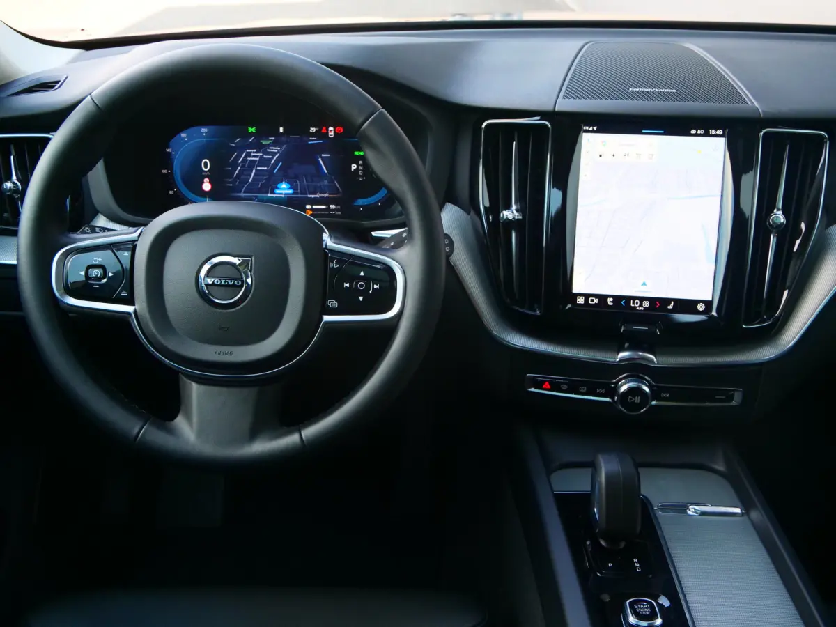 2.0 T8 Plug-in hybrid AWD Plus Dark 455 Pk Automaat Navi / DAB / Leer / Camera / 20 inch / Pano-dak