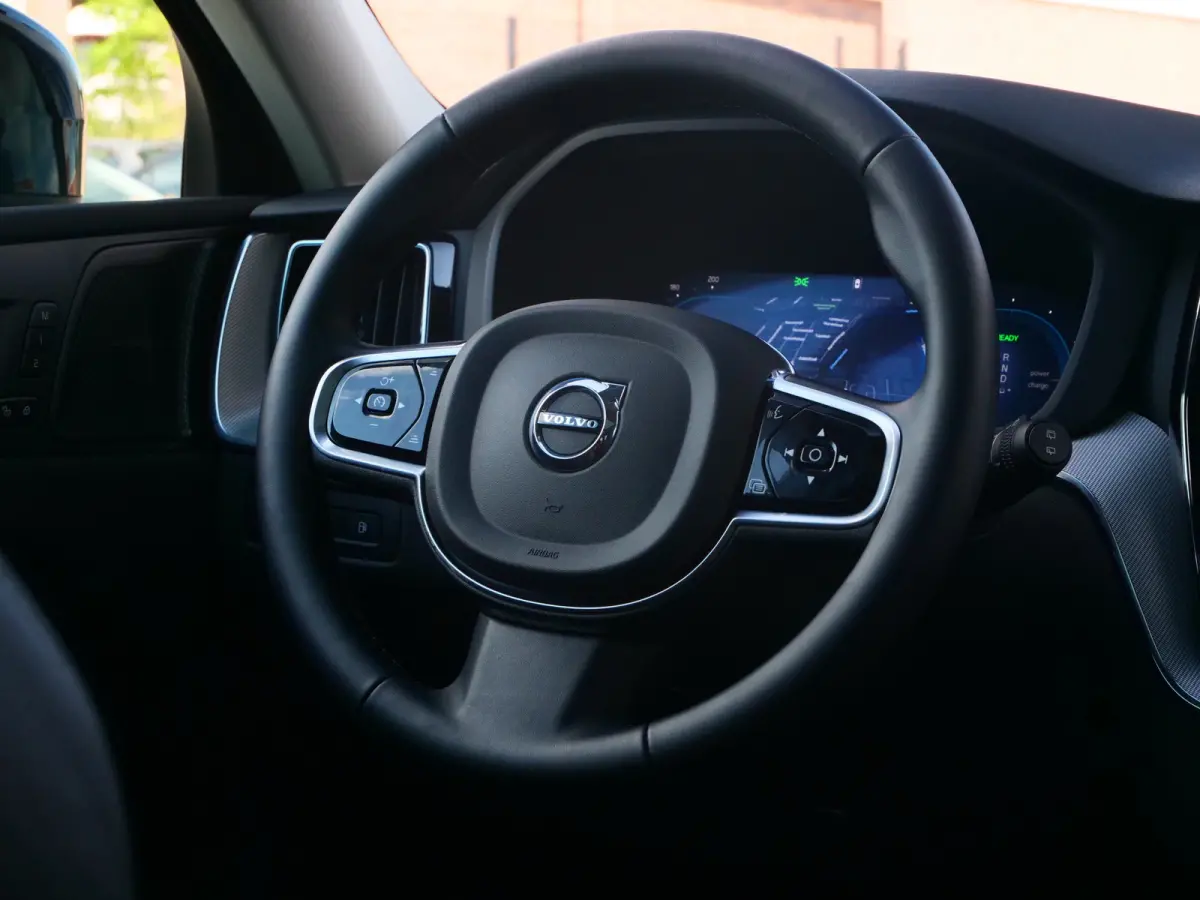 2.0 T8 Plug-in hybrid AWD Plus Dark 455 Pk Automaat Navi / DAB / Leer / Camera / 20 inch / Pano-dak
