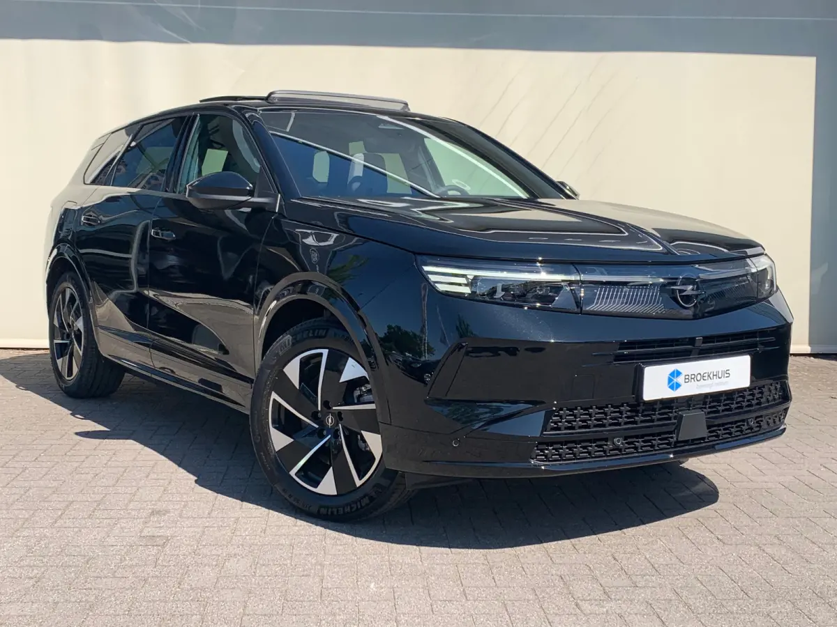 1.6 Turbo Plug-in-Hybrid GS Airco | Camera | Cruise Control Adaptief | Keyless | LED | LMV 19" | Navi | PDC V&A | Pano | Stoel-Stuurverwarming | Trekhaak |
