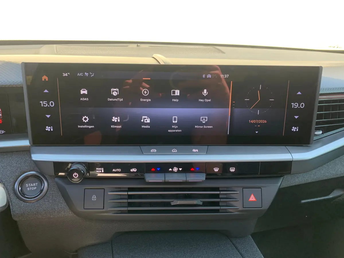 1.6 Turbo Plug-in-Hybrid GS Airco | Camera | Cruise Control Adaptief | Keyless | LED | LMV 19" | Navi | PDC V&A | Pano | Stoel-Stuurverwarming | Trekhaak |